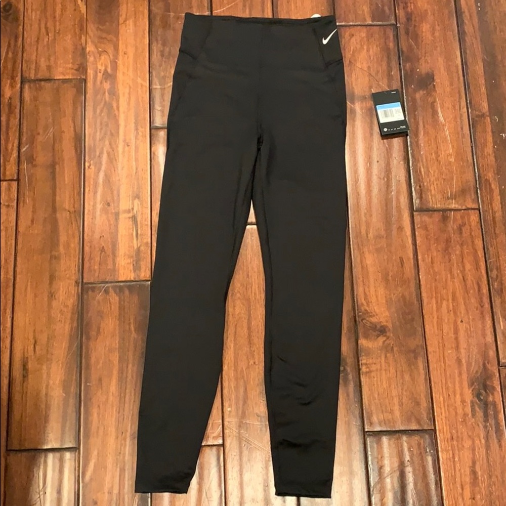 Nike dry fit leggings size medium new with tags